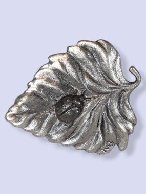 Vintage 90s Marjolein Bastin Pewter Ladybug Leaf Brooch